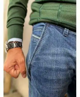 Maglione girocollo verde, lavorato