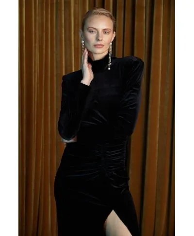 Abito elegante lungo - In velluto nero - Con spacco profondo