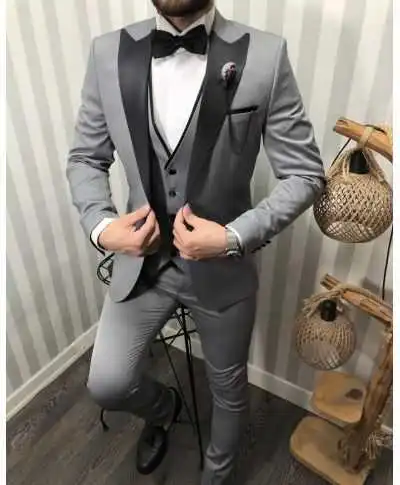 Smoking grigio particolare, con gilet