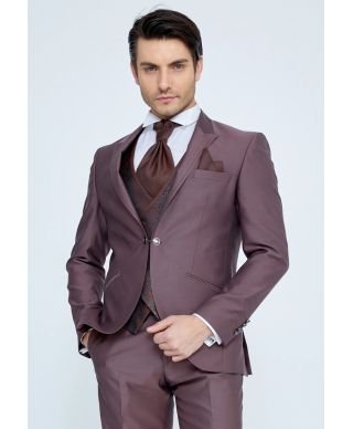 Smoking marrone scuro con panciotto – Eleganza e stile unico, Modello Vassallo