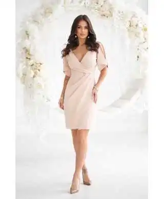 ELEGANCKA DOPASOWANA SUKIENKA Z ODKRYTYMI RAMIONAMI