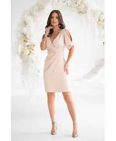 ELEGANCKA DOPASOWANA SUKIENKA Z ODKRYTYMI RAMIONAMI