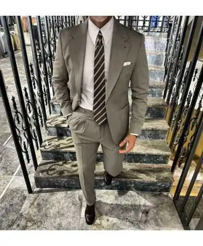 Completo uomo beige scuro - Abiti uomo eleganti e giovanili online - Gogolfun.it