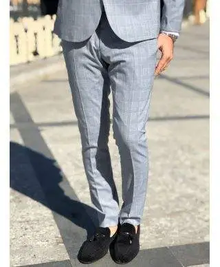 Abito uomo grigio elegante