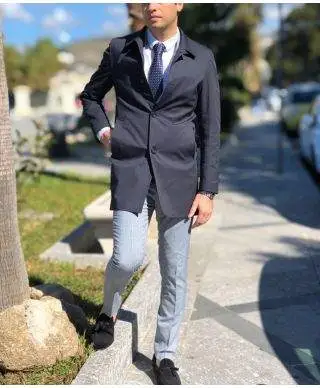 Abito uomo grigio elegante