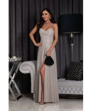 Abito lungo, elegante - colore beige - spacco – senza spalline