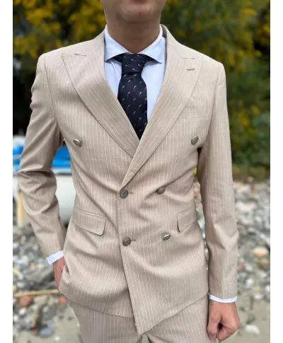 Abito doppiopetto beige a righe sottili GessatoUomo