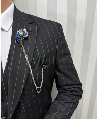 Abito gessato nero a righe bianche con gilet