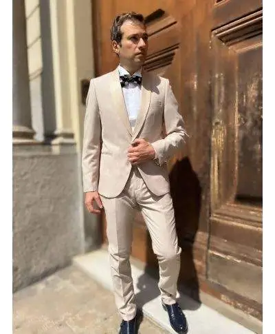 Smoking uomo da cerimonia oro beige slim fit con rever in raso - gogolfun.it