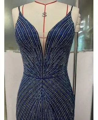 Vestito a sirena con spacco e schiena scoperta - Favola