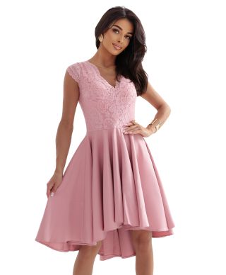  300-7 PATRICIA elegancka sukienka z dłuższym tyłem i koronkowym dekoltem - BRUDNY RÓŻ 