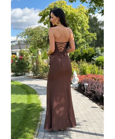 ROCHEL długa gorsetowa sukienka o kroju syrenki / Czekoladowy