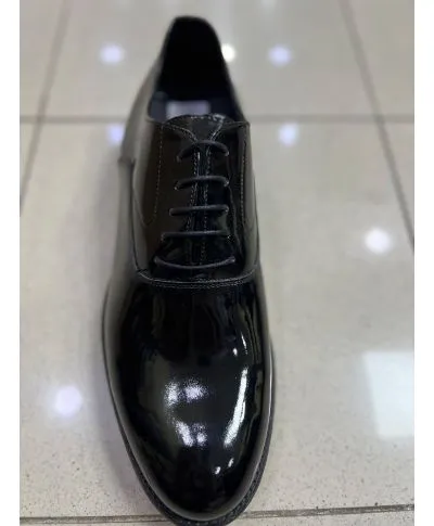 Stringata uomo, nera - Tipos