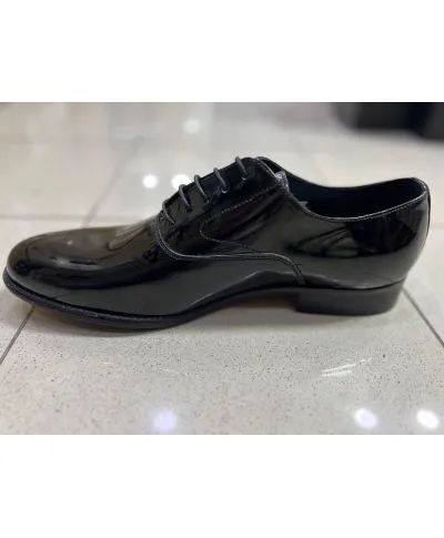 Stringata uomo, nera - Tipos