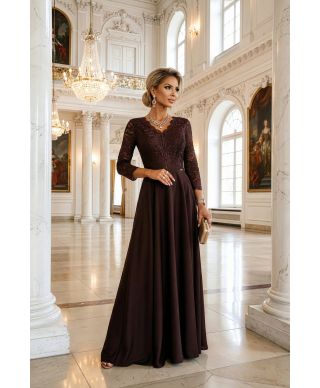  309-14 AMBER elegancka długa koronkowa suknia z dekoltem - czekolada 