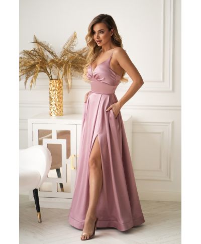 Abito satinato da cerimonia rosa con allacciatura gorset e gonna ampia