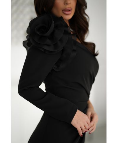 Abito da sera nero con dettaglio floreale – Stile raffinato e femminilità senza tempo