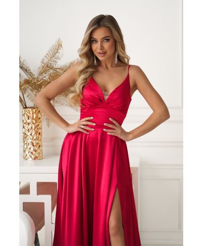 Abito Satinato da Cerimonia Rosso con Allacciatura Gorset – Passione ed Eleganza