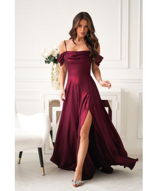 Abito da Cerimonia Lampone con Spalle Scoperte e Gonna Fluida – Raffinatezza Moderna