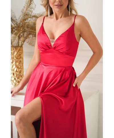 Abito Satinato da Cerimonia Rosso con Allacciatura Gorset – Passione ed Eleganza