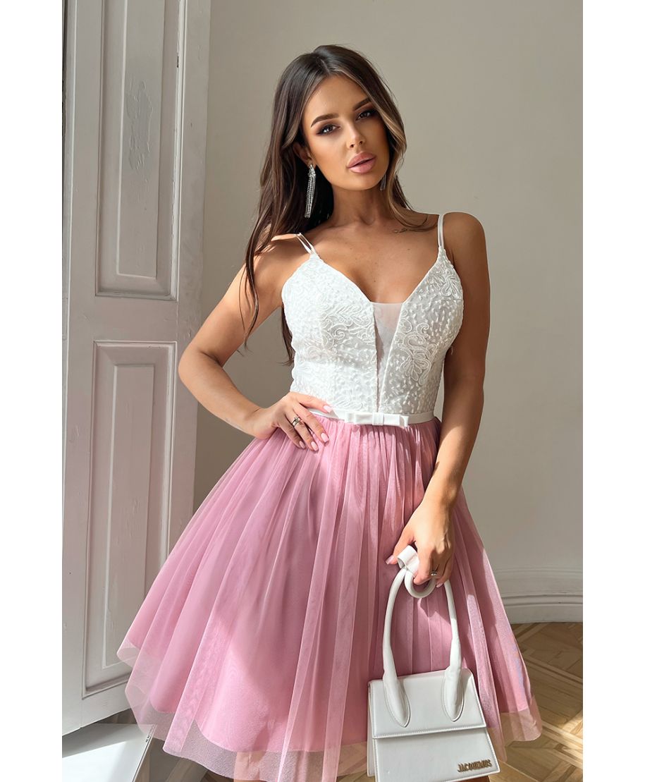 Vestito corto elegante con gonna in tulle