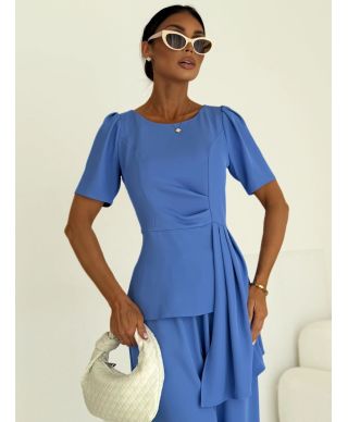 Completo donna elegante azzurro - Pantaloni larghi e blusa con dettaglio fluido – Roma