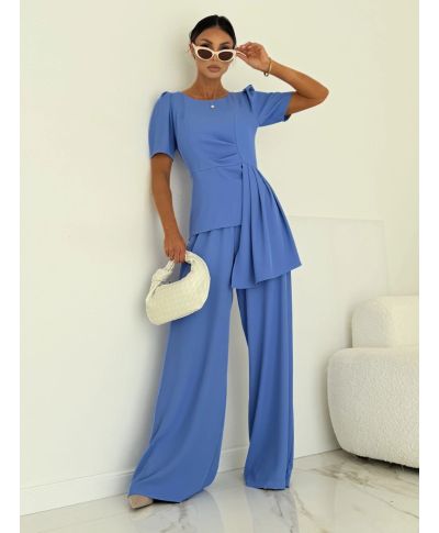 Completo donna elegante azzurro - Pantaloni larghi e blusa con dettaglio fluido – Roma
