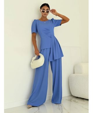 Completo donna elegante azzurro - Pantaloni larghi e blusa con dettaglio fluido – Roma