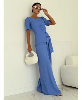 Completo donna elegante azzurro - Pantaloni larghi e blusa con dettaglio fluido – Roma