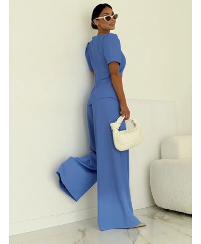 Completo donna elegante azzurro - Pantaloni larghi e blusa con dettaglio fluido – Roma