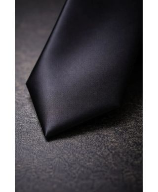 Cravatta nera in raso