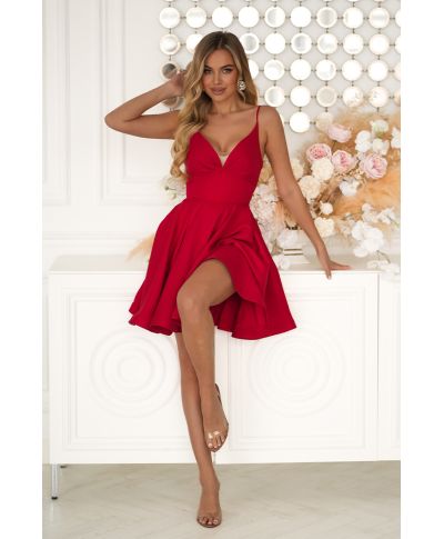 Mini abito rosso in tessuto broccato con schiena a corsetto – elegante e femminile