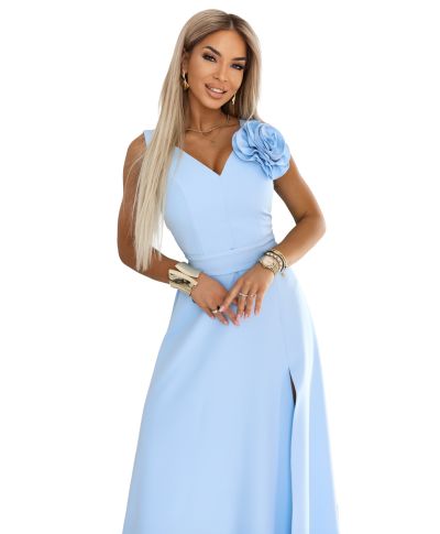 Abito lungo elegante azzurro con fiore sulla spalla e spacco laterale -  Aveline  - gogolfun.it