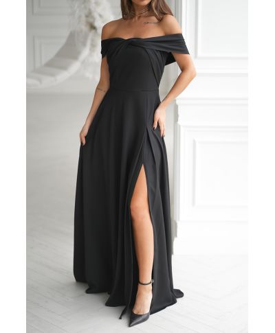 Abito lungo nero elegante con scollo alla spagnola e spacco laterale