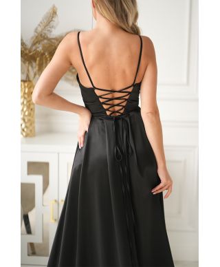 Vestito Lungo Satinato Nero con Spacco e Schiena Regolabile – Ravenna