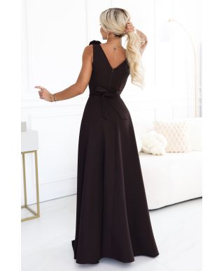  643-10 Elegancka wieczorowa suknia maxi z rozcięciem i różami - czekoladowy brąz 