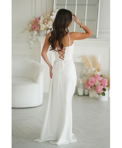Abito elegante da cerimonia ecru con scollatura geometrica e spacco – Oriana