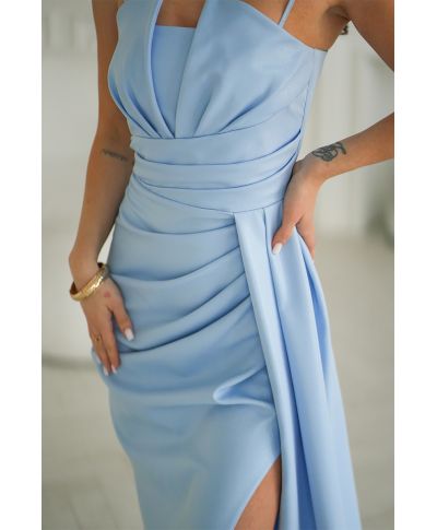 Abito da cerimonia azzurro con corsetto strutturato e spacco elegante – Oriana