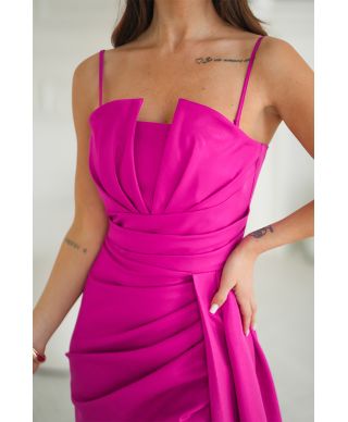 Abito Lungo Fucsia con Corsetto Geometrico e Spacco – Oriana