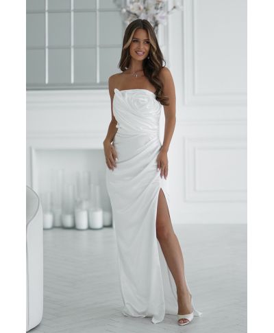 Vestito lungo bianco in raso con rosa couture e spacco – ROSE