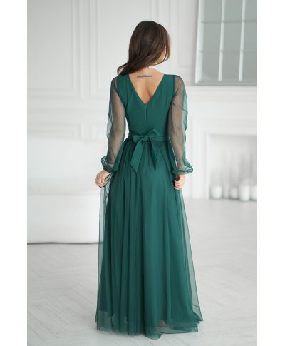 Vestito lungo con maniche lunghe in tulle