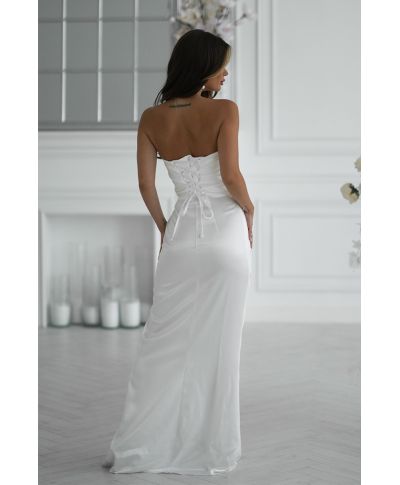 Vestito lungo bianco in raso con rosa couture e spacco – ROSE