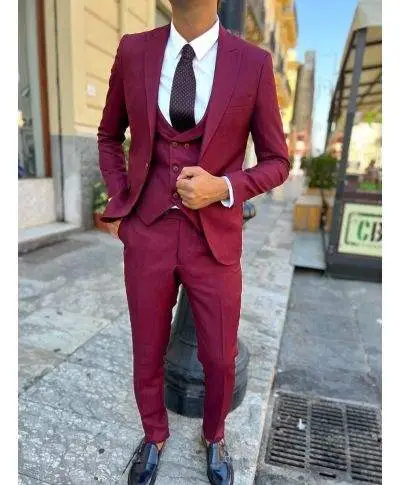 Abito uomo viola bordeaux, con gilet