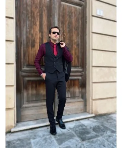 Abito uomo nero, con gilet