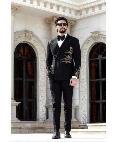 Abito da uomo, colore nero - Particolare disegno ricamato a filo in rilievo - Slim