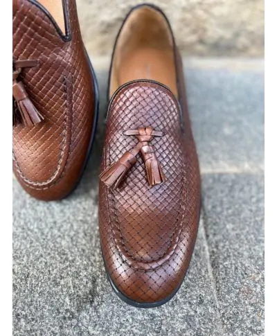 Mocassini uomo - Marrone - Vera pelle intrecciata - Con nappine