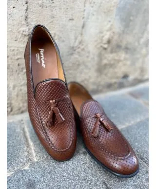 Mocassini uomo - Marrone - Vera pelle intrecciata - Con nappine