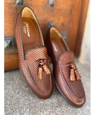 Mocassini uomo - Marrone - Vera pelle intrecciata - Con nappine