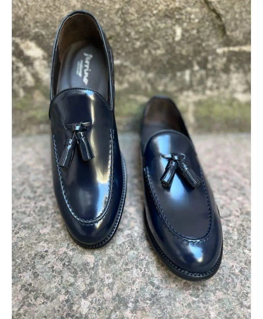 Mocassini uomo, con nappine - blu, vera pelle lucida - Gogolfun.it
