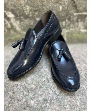 Mocassini uomo, con nappine - blu, vera pelle lucida - Gogolfun.it